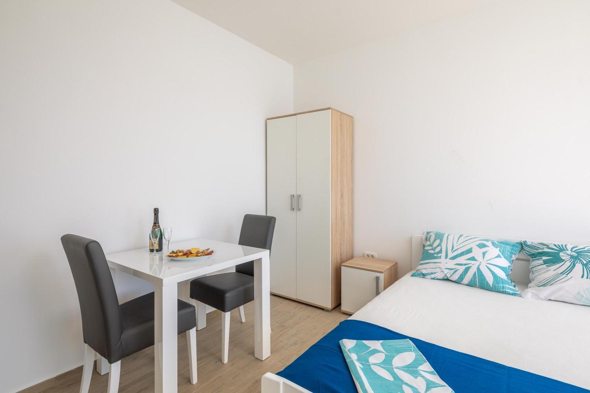 Blue Wonder Apartments Dugi Rat Ruang foto