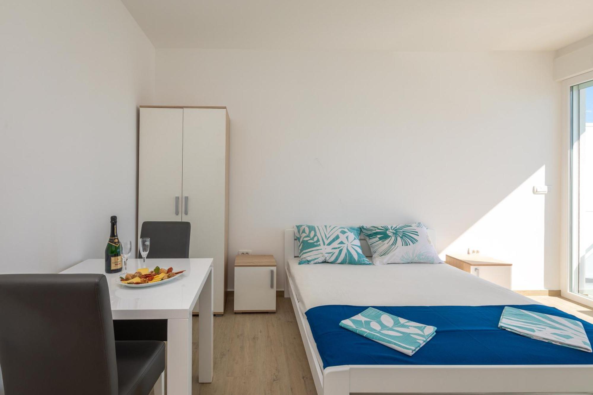 Blue Wonder Apartments Dugi Rat Ruang foto
